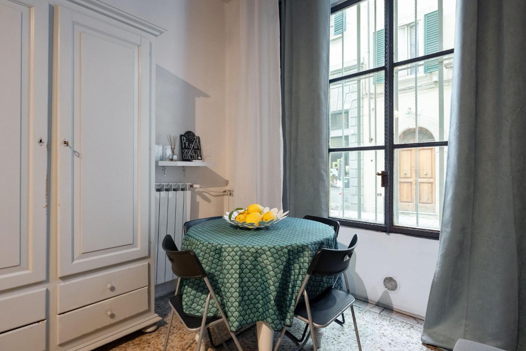 F1 - Santa Croce One Bedroom Apartment For Couples Флоренция Экстерьер фото